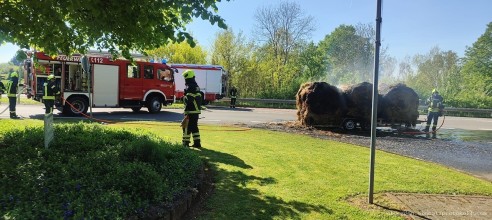 Einsatzfoto Strohanhänger.jpg